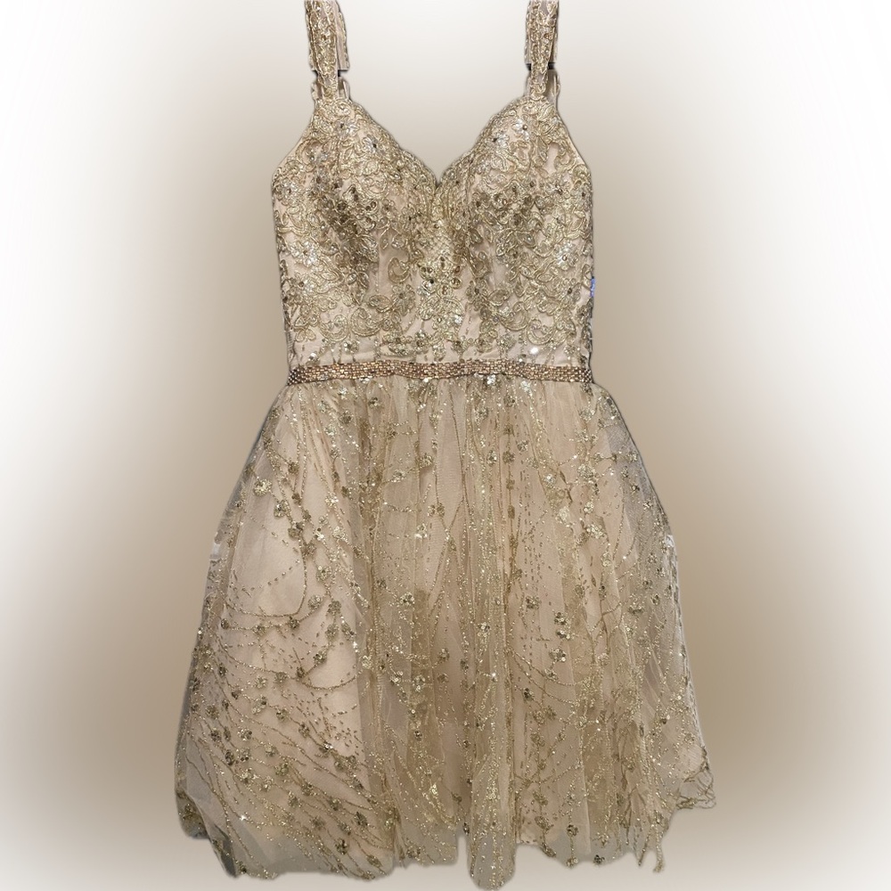 XS brand: Dancing Queen gold with tan underlining